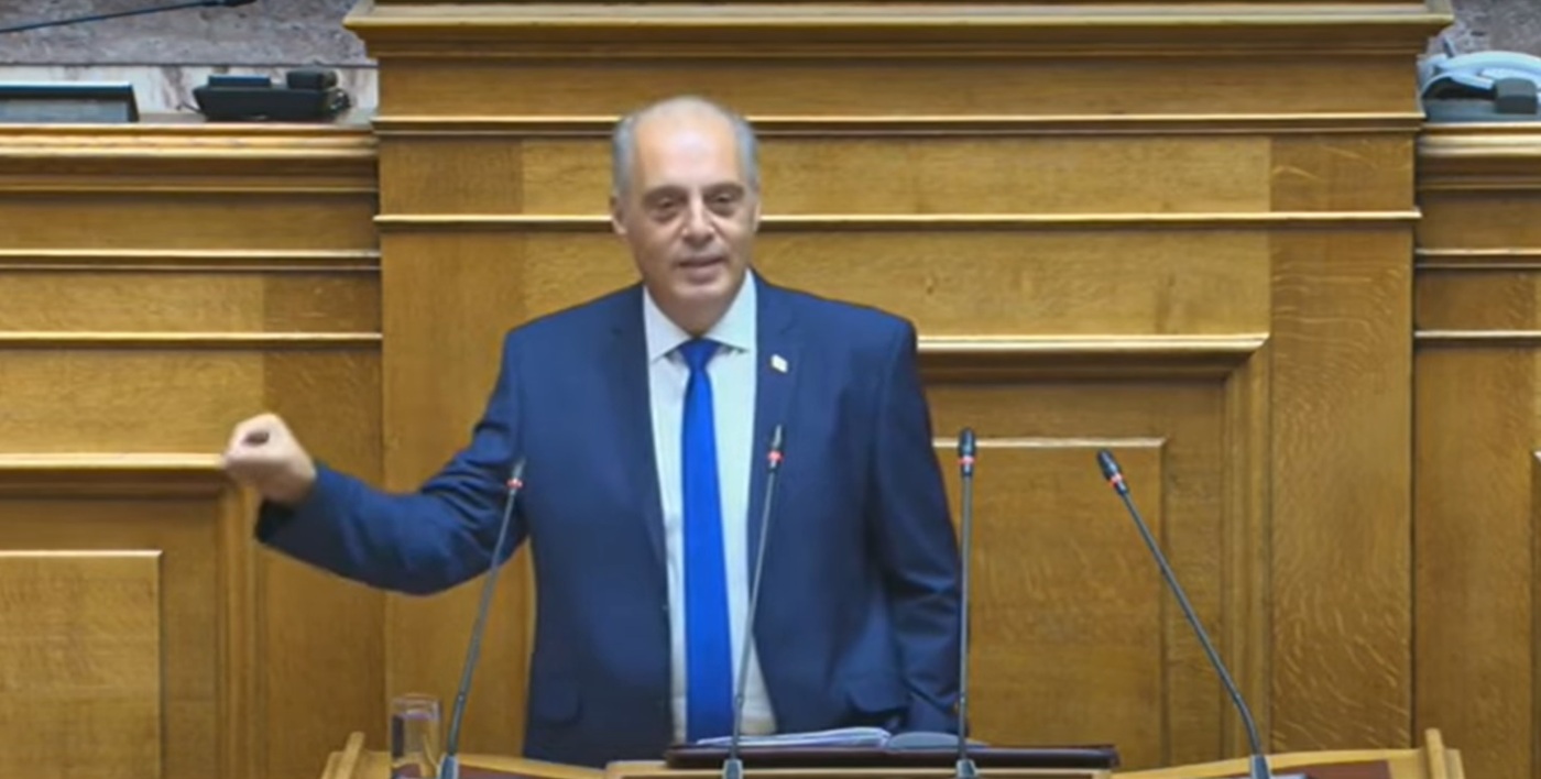 Κυριάκος Βελόπουλος: «Έχουμε δύο κόμματα που χρωστούν το καθένα από 500 εκατ. ευρώ, αλλά λειτουργούν «νομίμως», γιατί ο Άρειος Πάγος το επιτρέπει»
