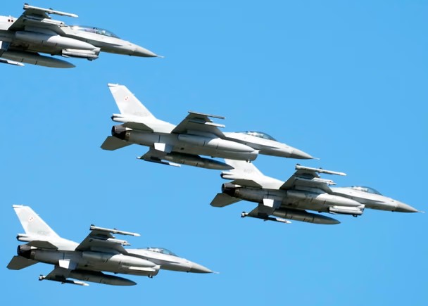 Σε συναγερμό η Πολωνία: Κατέρριψε ρωσικά drones μετά από παραβίαση του εναέριου χώρου της