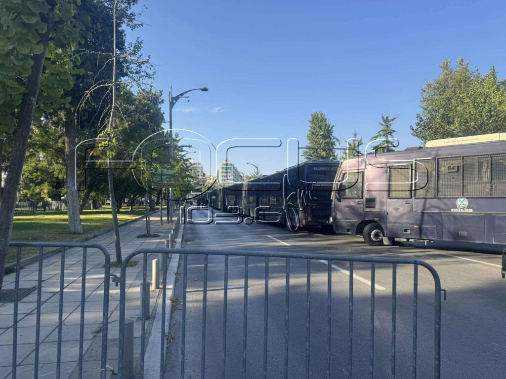 ΒΙΝΤΕΟ: Σε εξέλιξη πορείες αυτή την ώρα στο κέντρο της Θεσσαλονίκης