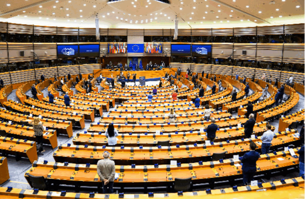 Αρνήθηκε η πρόεδρος του Ευρωπαϊκού Κοινοβουλίου να τηρηθεί ενός λεπτού σιγή στη μνήμη του Charlie Kirk