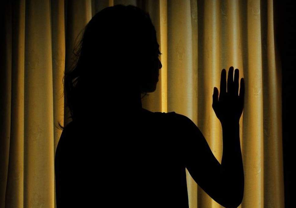 Θεσσαλονίκη: Ανήλικη παρίστανε την ενήλικη και «εκδιδόταν» μέσω διαδικτύου