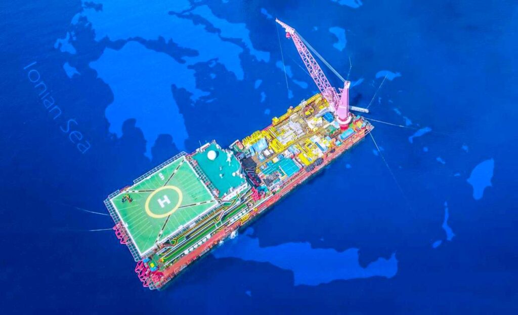 Chevron και Helleniq Energy κατέθεσαν προσφορά για τις θαλάσσιες περιοχές νότια της Κρήτης