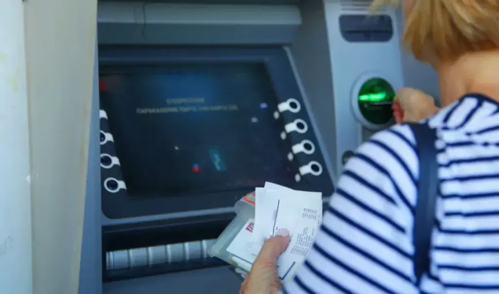 ΟΠΕΚΑ: Πότε θα καταβληθούν τα επιδόματα Σεπτεμβρίου – Οι δικαιούχοι