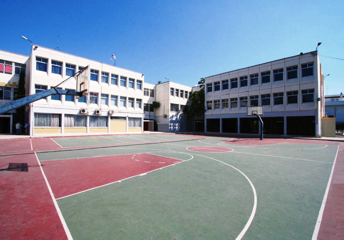 17χρονος δέχτηκε επίθεση με σκουπόξυλο εντός προαυλίου Λυκείου