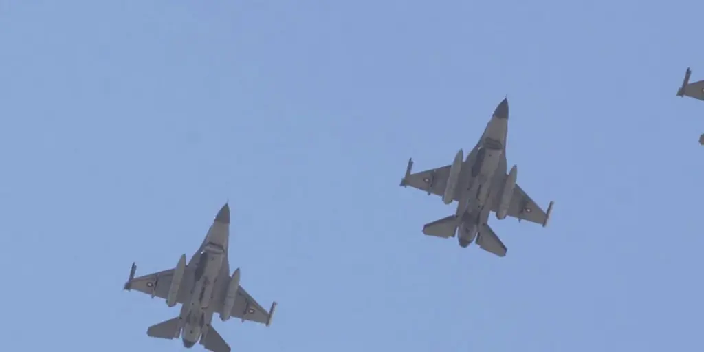 Οπλισμένα τουρκικά F-16 παραβίασαν το FIR Αθηνών και πέταξαν μεταξύ Ρόδου και Καστελλόριζου