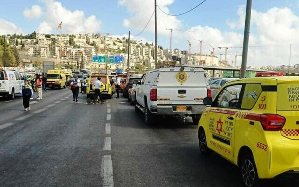 Νεκροί και τραυματίες σε ένοπλη επίθεση στην Ιερουσαλήμ