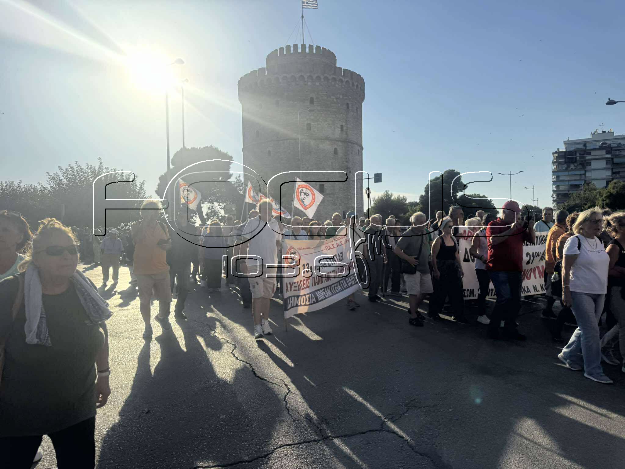 ΦΩΤΟ: Ξεκίνησαν οι προσυγκεντρώσεις στο κέντρο της Θεσσαλονίκης