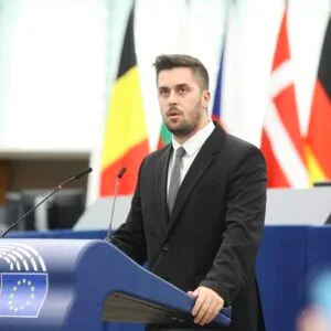 Εμμανουήλ Φράγκος προς Ευρ. Επιτροπή: «Καταδικάστε την ενίσχυση του τουρκικού στρατού κατοχής στην Κύπρο»