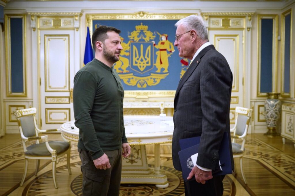 Συνάντηση Ζελένσκι με τον απεσταλμένο των Η.Π.Α Κίθ Κέλογκ