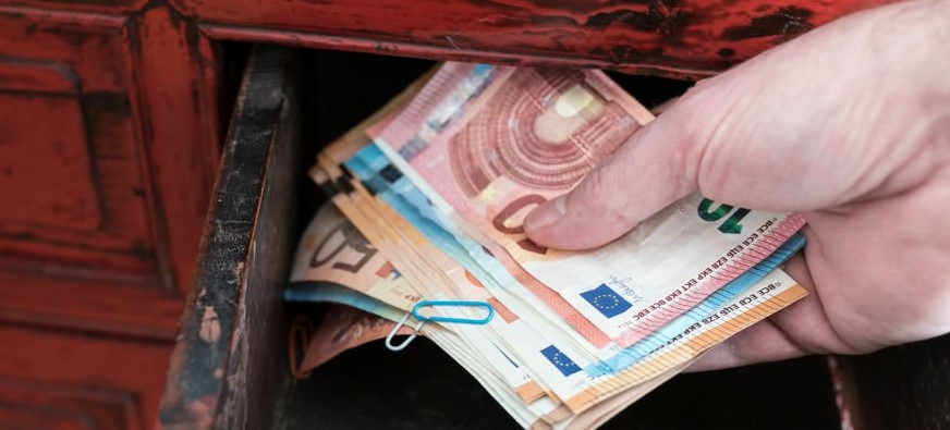 Ζευγάρι Ιταλών “μάδησε” δερματολόγο στη Ρόδο