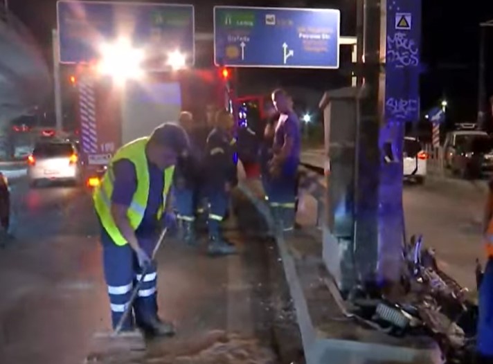 Αυτοκίνητο έπεσε πάνω σε κολώνα – Νεκρός ο οδηγός