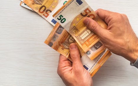 «Κρατήστε μετρητά στο σπίτι»