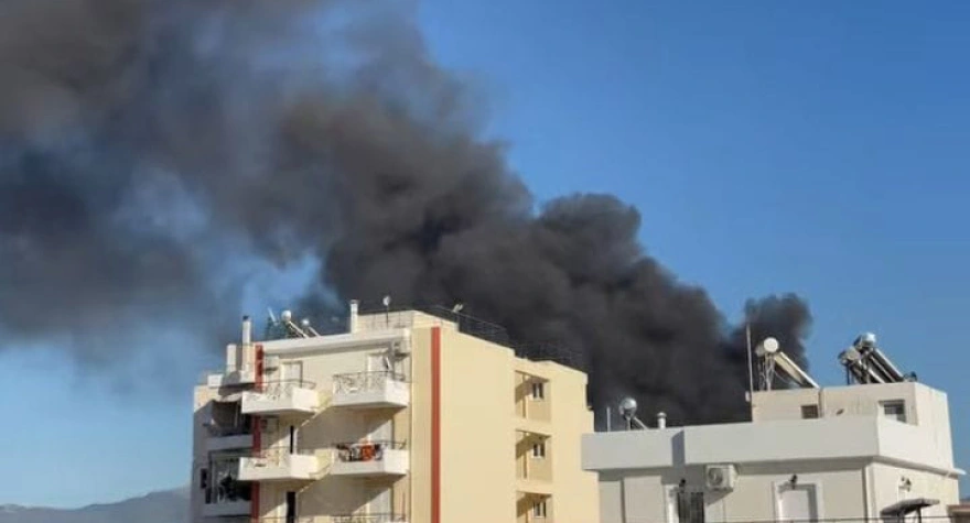 Υπό έλεγχο η πυρκαγιά σε κοντέινερ στον Ρέντη