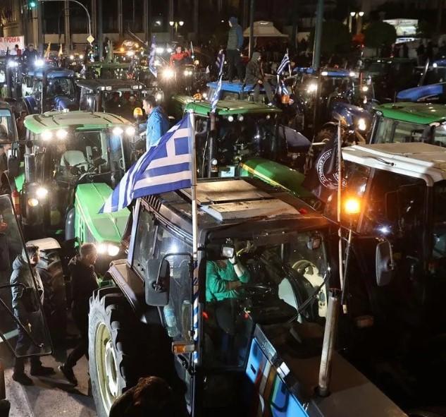 Πανελλαδική κάθοδος αγανακτισμένων αγροκτηνοτρόφων στο Σύνταγμα