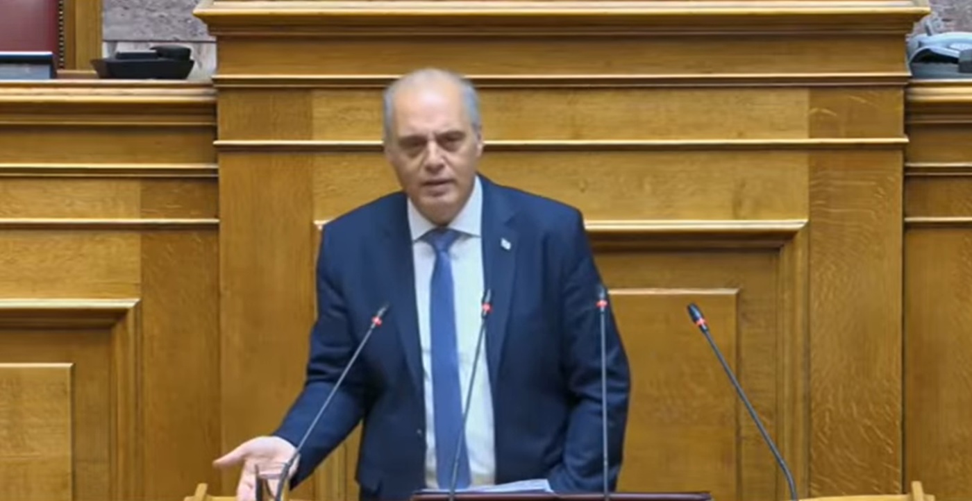 Κυριάκος Βελόπουλος: «Αντί να μαζέψετε τους λαθρομετανάστες που έχετε γεμίσει τον τόπο, θα μαζεύετε τους Έλληνες»