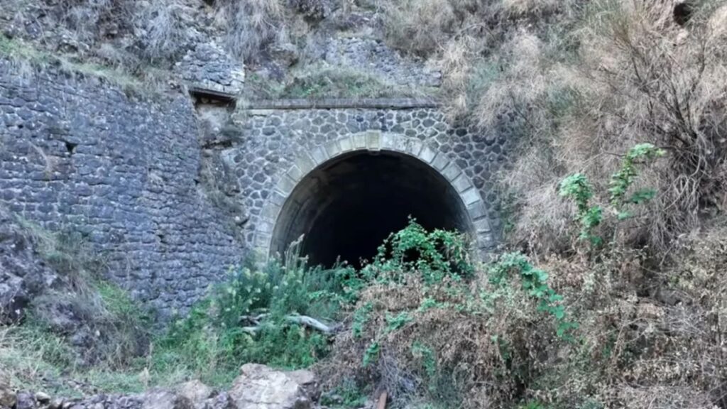 «Το Άουσβιτς της Φθιώτιδας»: Το φρικτό στρατόπεδο που στοίχειωσε την ιστορία του Β’ Παγκοσμίου Πολέμου