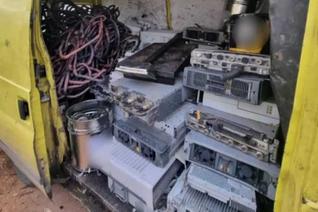 «Εμπορεύονταν» από χαλκό μέχρι πομποδέκτες και καταλύτες που είχαν κλαπεί – Τρεις συλλήψεις