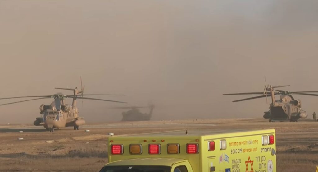 Σε εξέλιξη η απελευθέρωση Ισραηλινών ομήρων και Παλαιστίνιων κρατουμένων