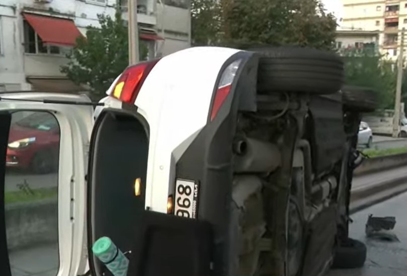 Ανατροπή αυτοκινήτου στη Θεσσαλονίκη