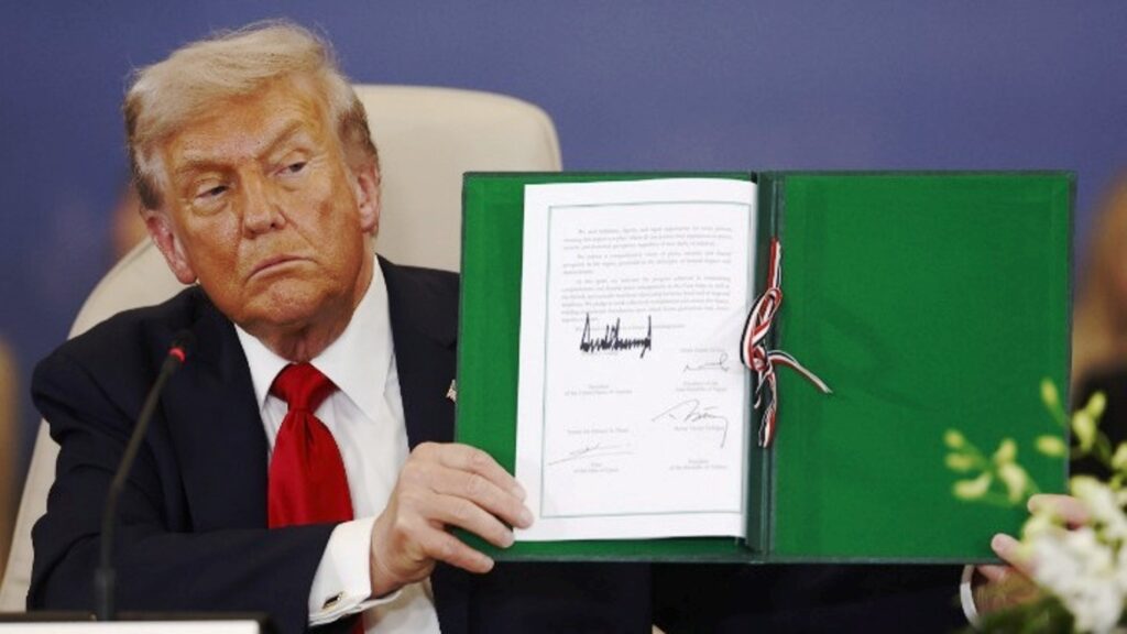 Υπογράφηκε στην Αίγυπτο η συμφωνία για το τέλος του πολέμου στη Γάζα