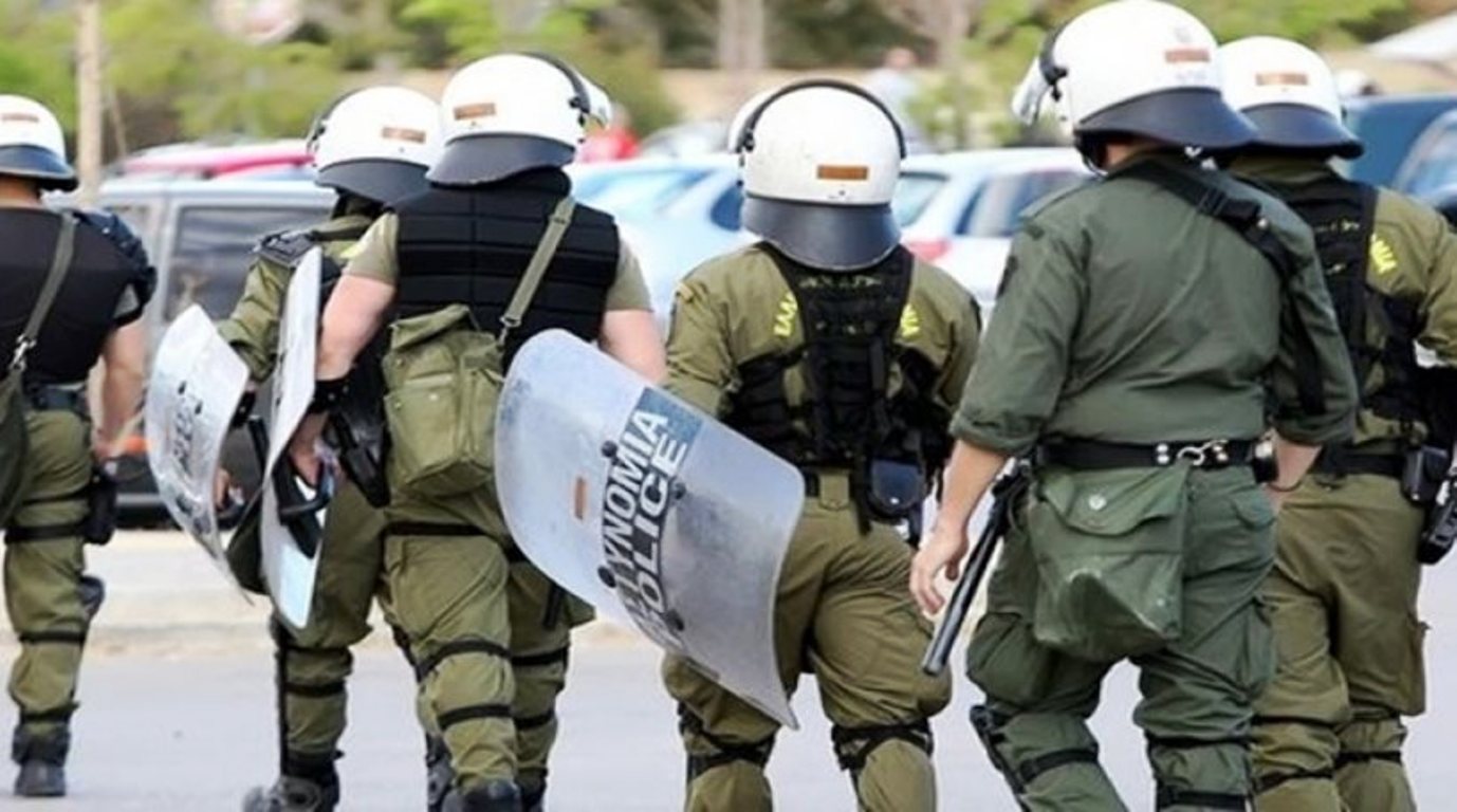 7χρονος στο Παίδων από τα χημικά κατά εκπαιδευτικών και γονέων στο Μεταξουργείο