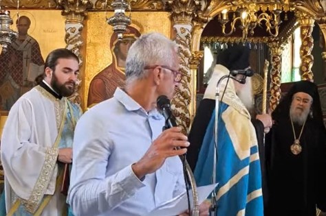 Απίστευτο σκηνικό: Επίθεση του Μητροπολίτη Δωδώνης σε εκπαιδευτικό για την ενδυμασία του