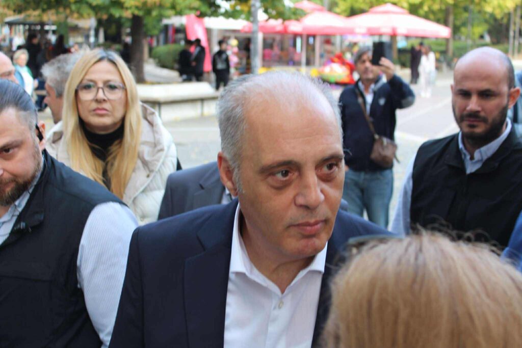 Έγκλημα Τέμπη: Στα δικαστήρια Λάρισας ο πρόεδρος της Ελληνικής Λύσης