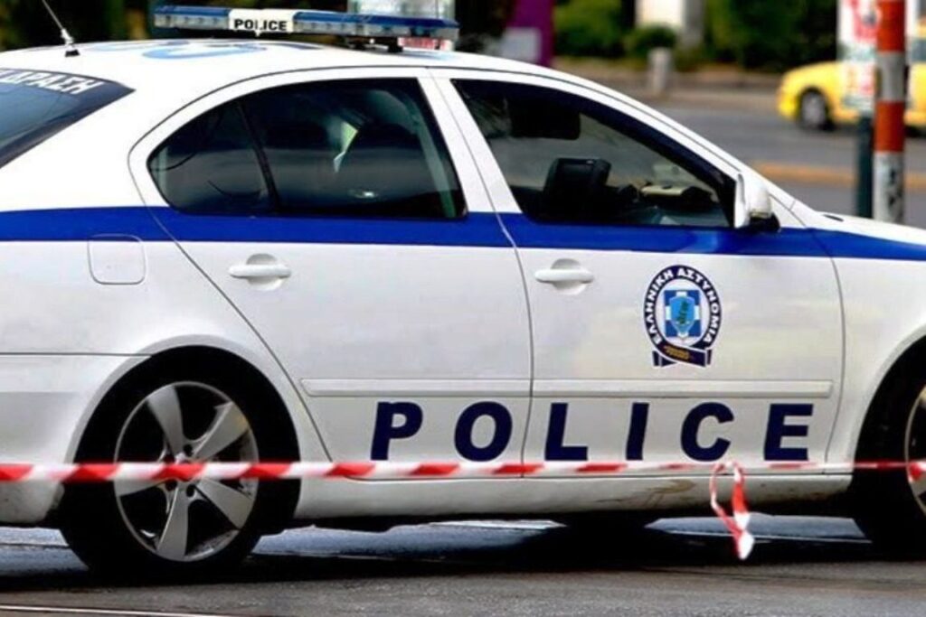 Απίστευτο περιστατικό στη Μεσσηνία: Άντρας έκλεψε αυτοκίνητο και τράκαρε σε ελιά