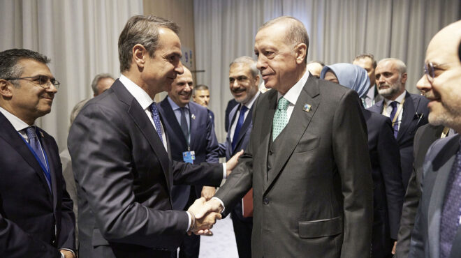 «Καμία κυβέρνηση δεν έχει την εξουσιοδότηση να παζαρεύει την εθνική μας κυριαρχία»