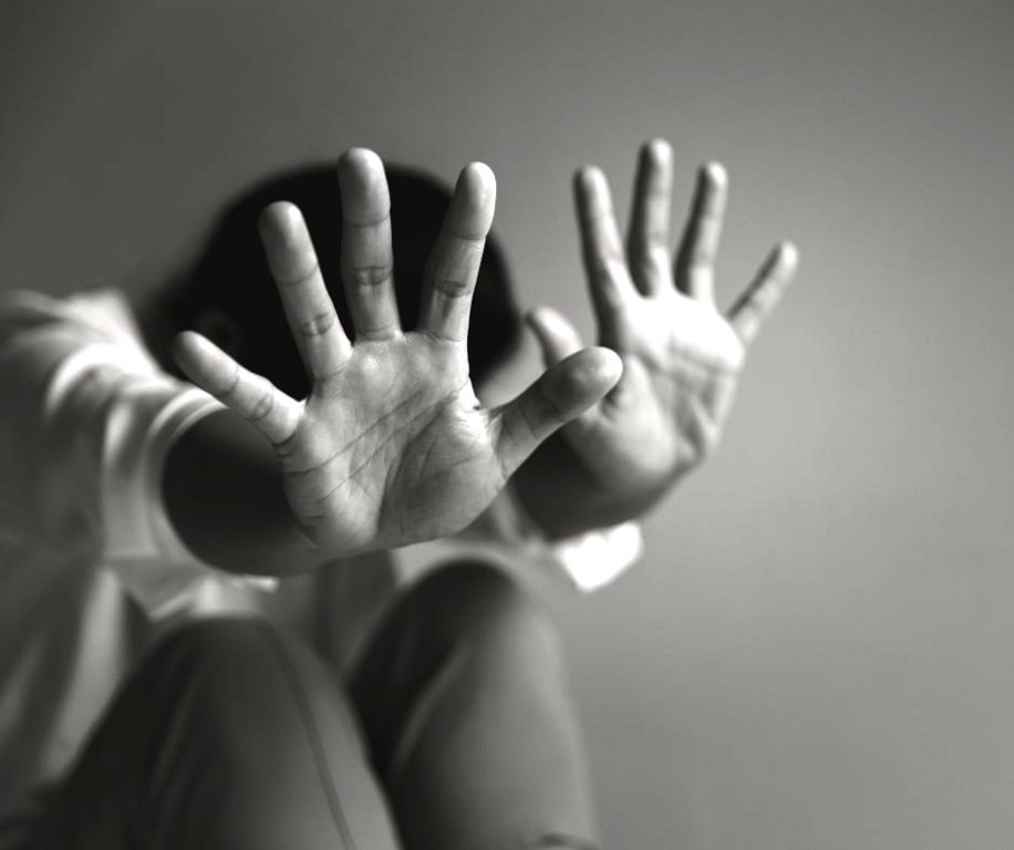 Άλλο ένα θύμα ενδοϊκογενειακής βίας που ζήτησε περιπολικό για βοήθεια άκουσε «πάρτε το λεωφορείο»