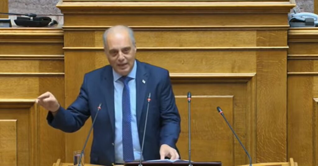Κυριάκος Βελόπουλος: «Είναι ένα νομοθέτημα – οδόφραγμα στα δικαιώματα του λαού – λαιμητόμος, που θα διαλύσει οριστικά ό,τι έχει απομείνει από την προστασία της εργασίας»