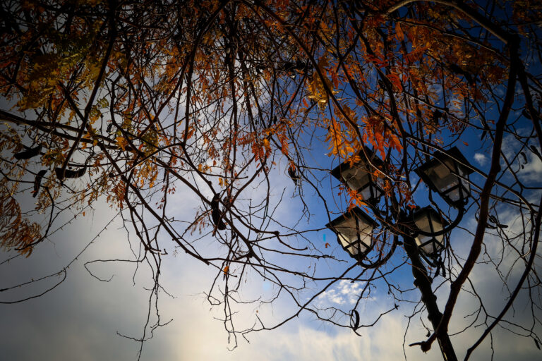 Άστατος καιρός και θερμοκρασίες έως 24 βαθμούς σήμερα