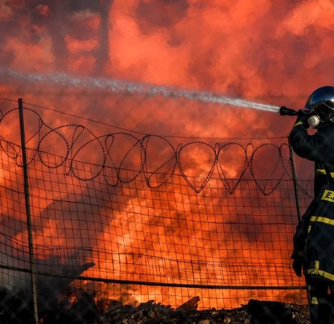 Μεγάλη φωτιά σε εργοστάσιο ανακύκλωσης στις Σέρρες