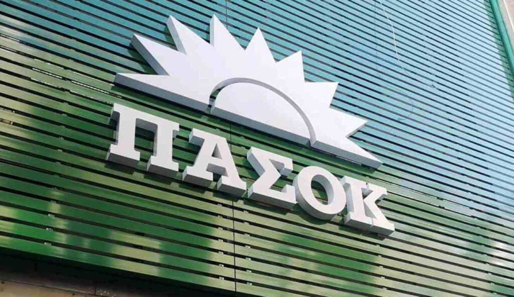 ΠΑΣΟΚ: «Ο κ. Μαρινάκης «έδωσε» τον κ. Βορίδη και τώρα οι κυβερνητικές «πηγές» τρέχουν να μαζέψουν τα ασυμμάζευτα»