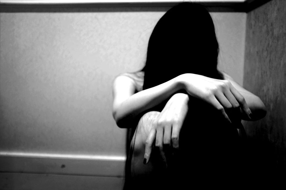 Απόπειρα βιασμού μέρα μεσημέρι στην Αργυρούπολη σε 59χρονη