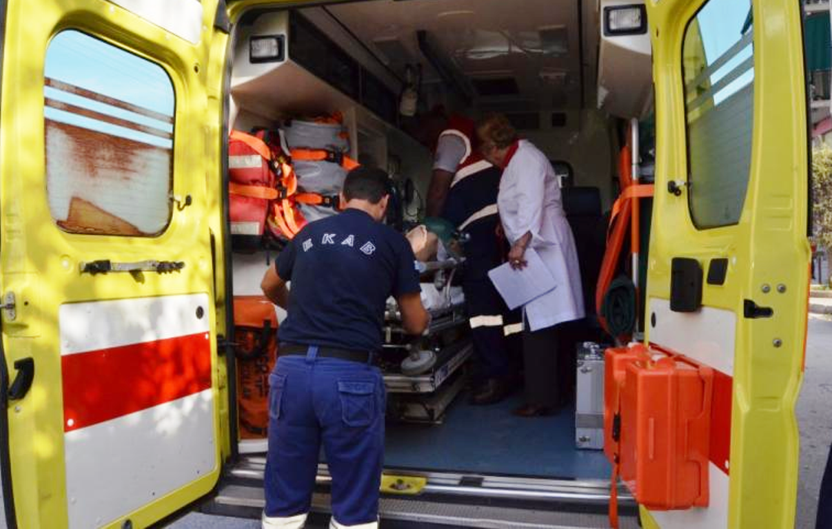 Τροχαίο σοκ στην Ευρυτανία:Αυτοκίνητο έπεσε σε γκρεμό