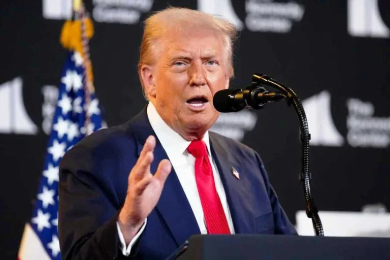 Ντόναλντ Τραμπ: «Η Ουκρανία να αποδεχθεί την ειρηνευτική συμφωνία μέχρι την Πέμπτη 27 Νοεμβρίου»