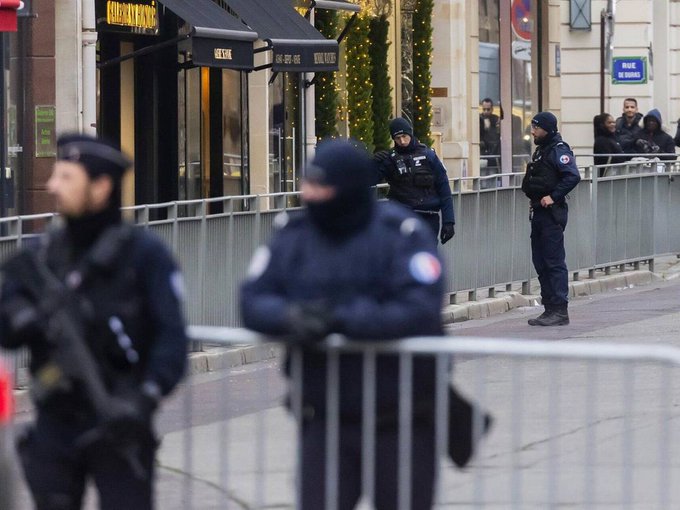 Γαλλία: Οδηγός έπεσε σε πλήθος με το όχημα του – Φώναζε «Allahu Akbar»