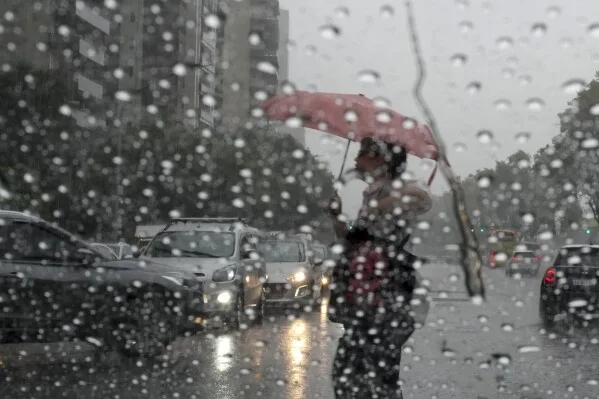 Βροχές και τοπικές καταιγίδες σε μεγάλο μέρος της χώρας το Σάββατο