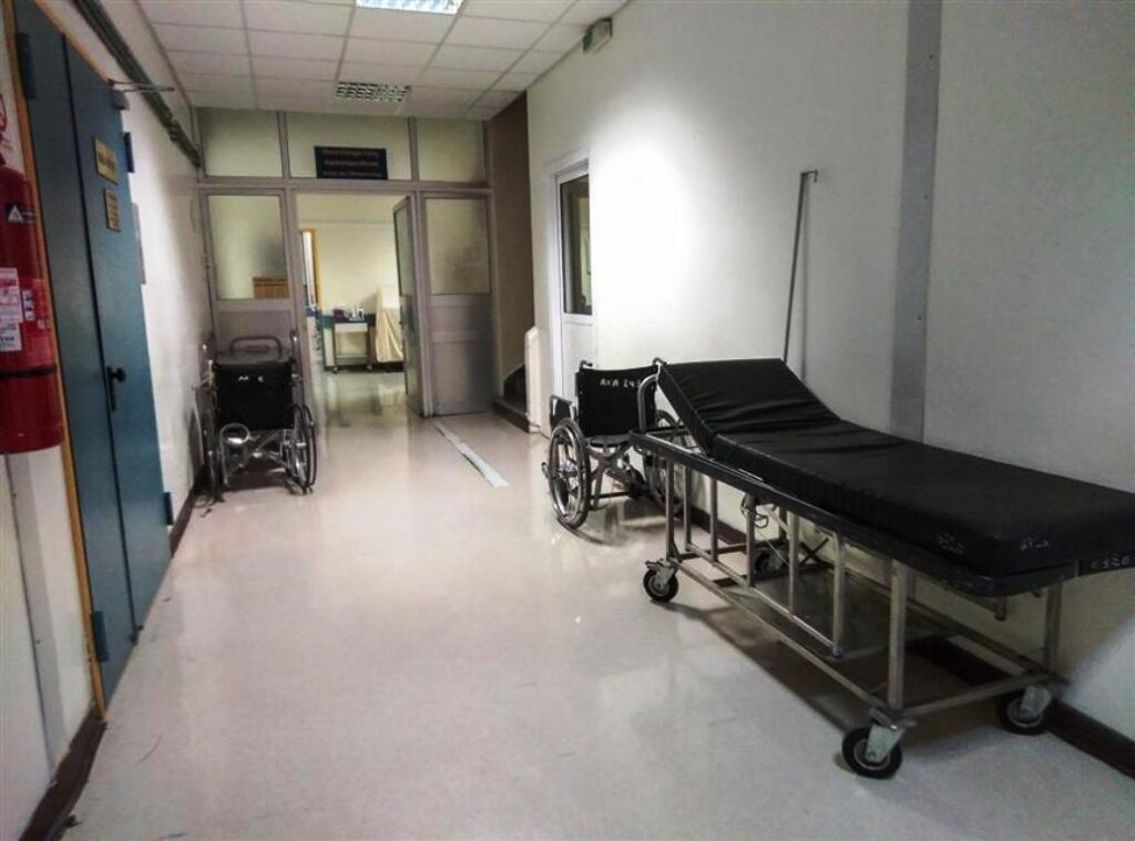 Υπάλληλος καθαριότητας έπεσε από το απορριματοφόρο