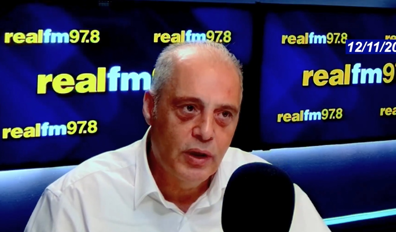 "Βόμβες" του Κυριάκου Βελόπουλου στο στούντιο του Realfm και στον Νίκο Χατζηνικολάου