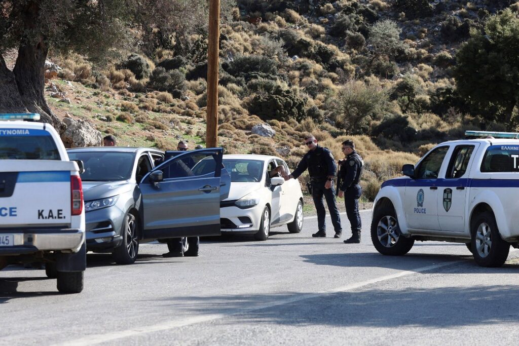 Παραδόθηκαν τα τρία αδέλφια για το μακελειό στα Βορίζια Ηρακλείου Κρήτης