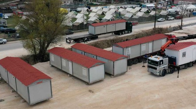 Πάτησαν στον πόνο των σεισμόπληκτων και έκαναν κομπίνες