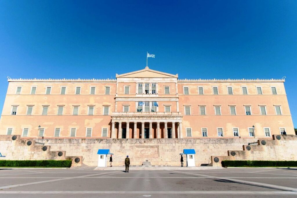 Ψηφίστηκε στη Βουλή το νομοσχέδιο του ΥΠΕΞ για την σύσταση Γραφείου Ελληνικής Προεδρίας