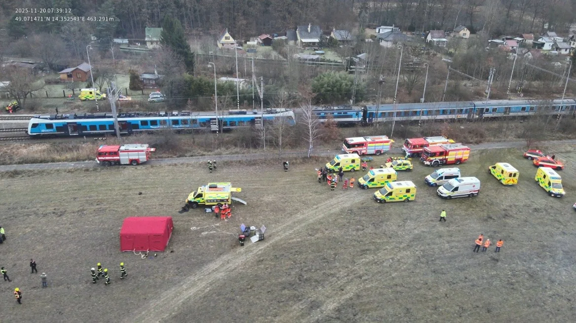 Σύγκρουση τρένων στην Τσεχία - Πάνω από 40 οι τραυματίες