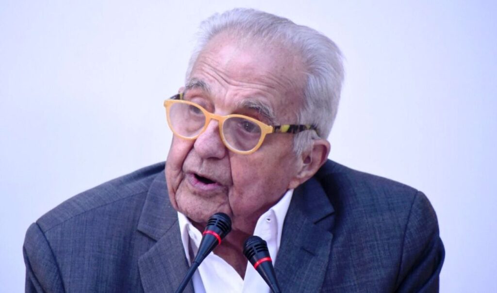 Έφυγε από τη ζωή ο Αλέκος Φλαμπουράρης σε ηλικία 87 ετών