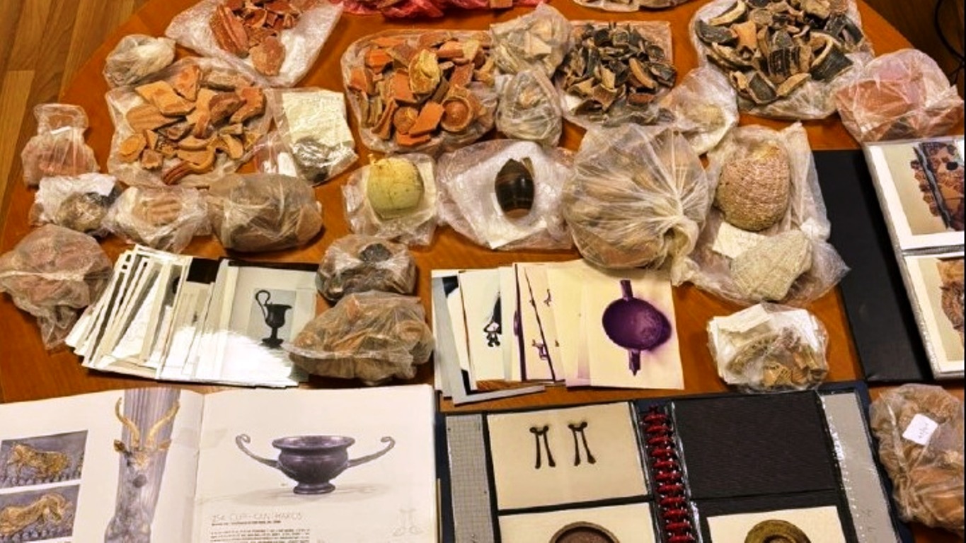 Συνελήφθη ένας άνδρας για κατοχή αρχαίων αντικειμένων και θρησκευτικών εικόνων