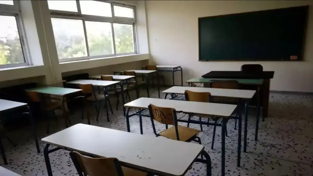 Πετρούπολη: 16χρονος πήγε στο σχολείο του με μπαλτά