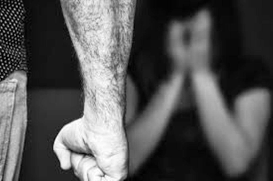 Καταδικάστηκε 23χρονος για τον άγριο ξυλοδαρμό της πρώην συντρόφου του