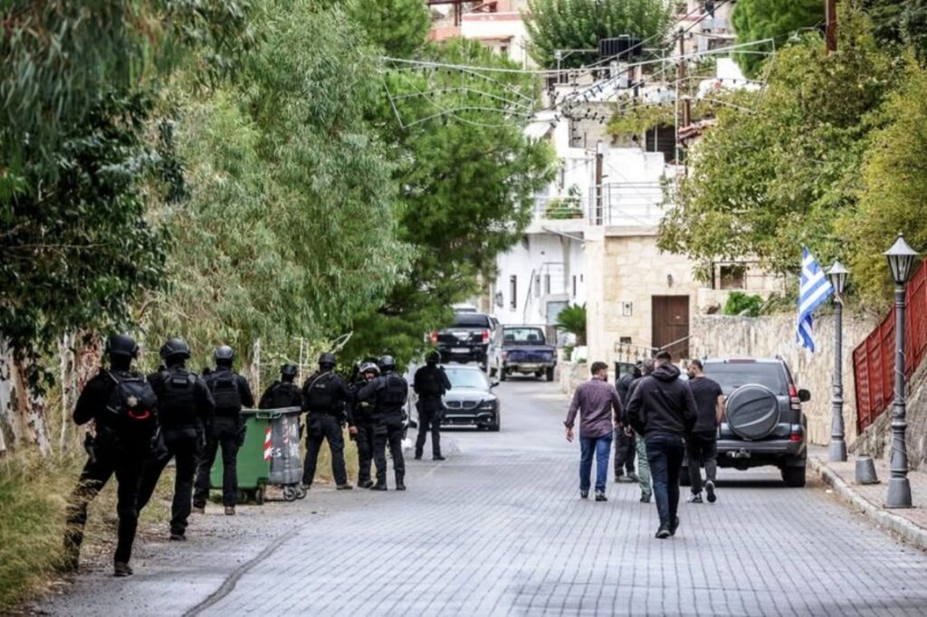 Τη Δευτέρα η απολογία των τριών αδελφών για το μακελειό στα Βορίζια Ηρακλείου Κρήτης